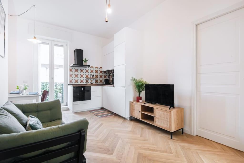 Easylife - Apartment With Balcony Near Navigli Milánó Kültér fotó