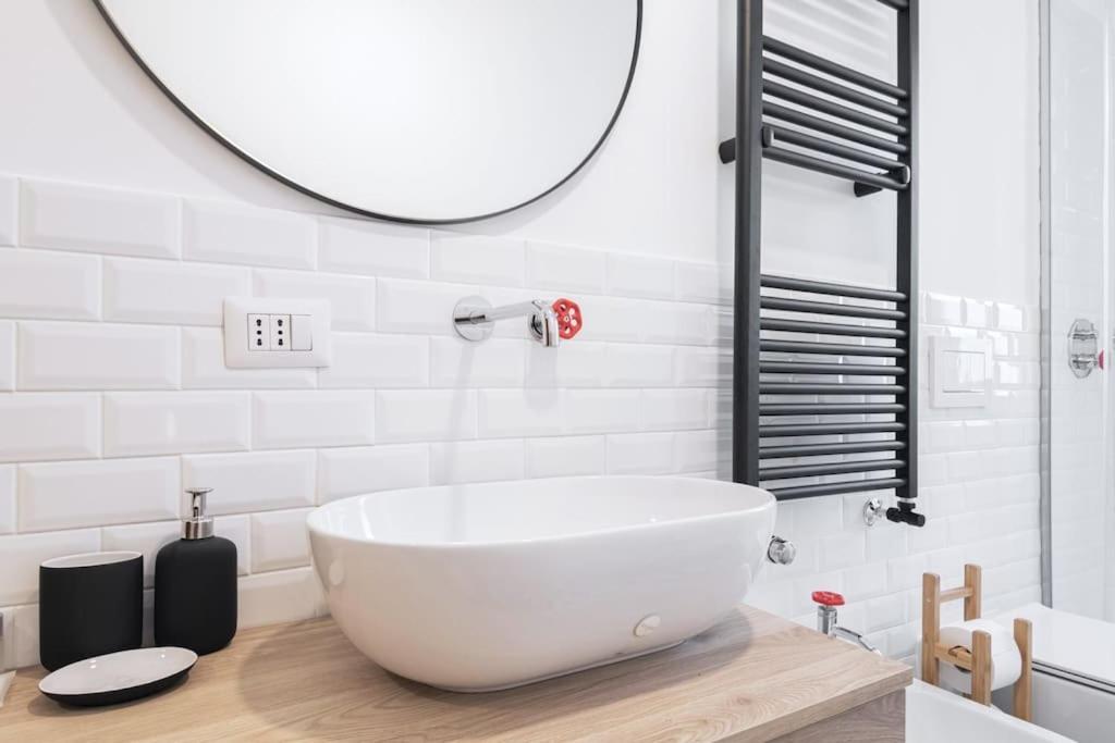 Easylife - Apartment With Balcony Near Navigli Milánó Kültér fotó