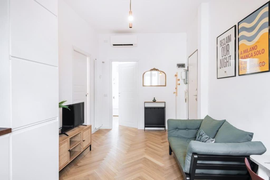 Easylife - Apartment With Balcony Near Navigli Milánó Kültér fotó